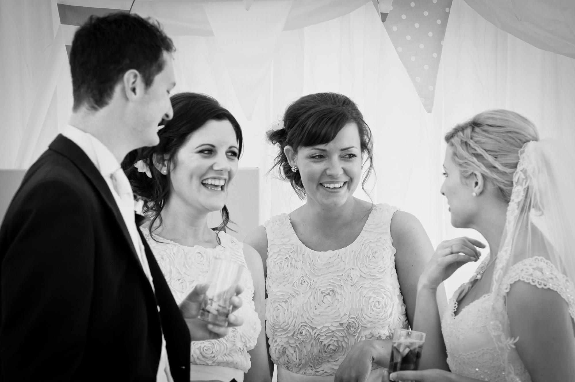 What is reportage wedding photography?