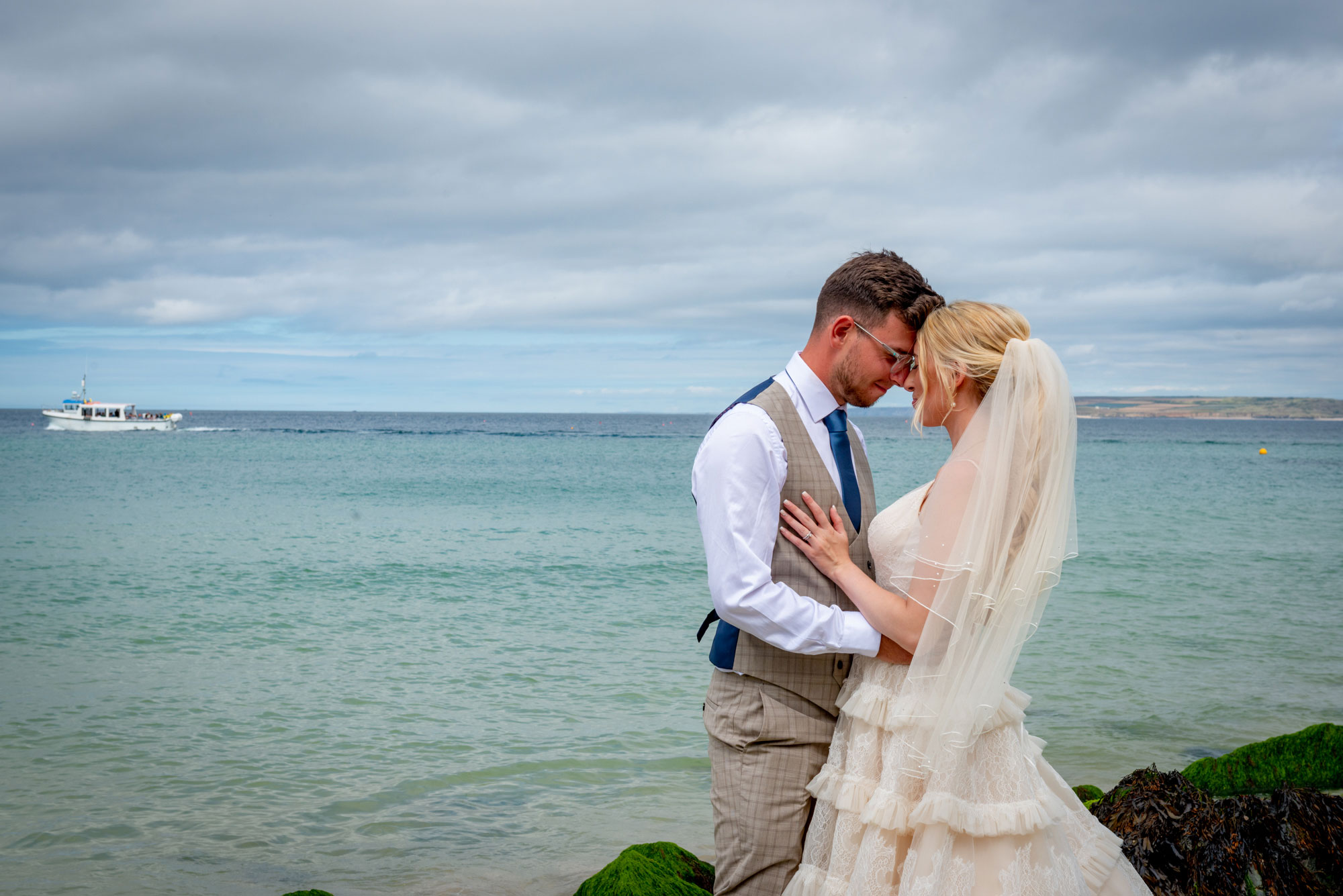Mike Lister Photography capturing a beach wedding in Devon